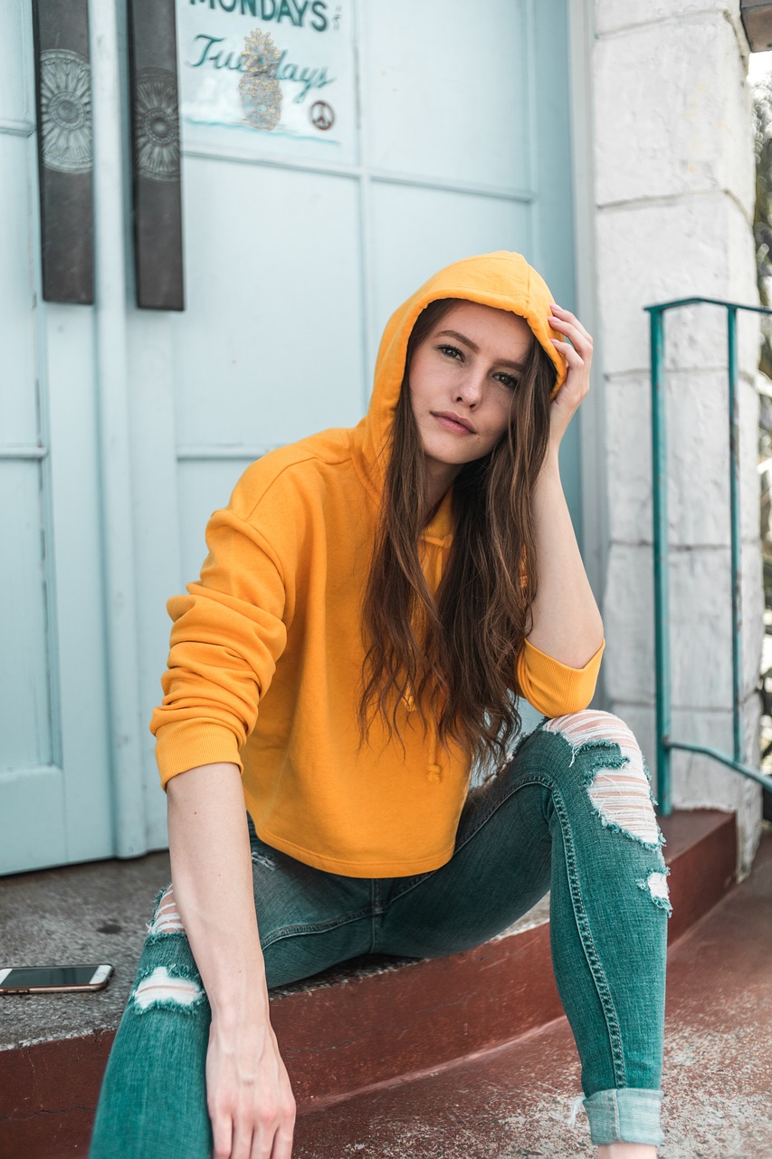 sama sebou v džínsoch